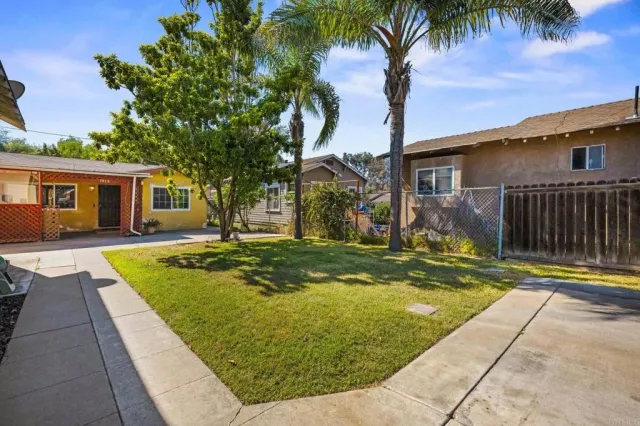 $1,100,000 | 3813 Birch Street, San Diego, CA 92113