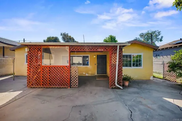 $1,100,000 | 3813 Birch Street, San Diego, CA 92113