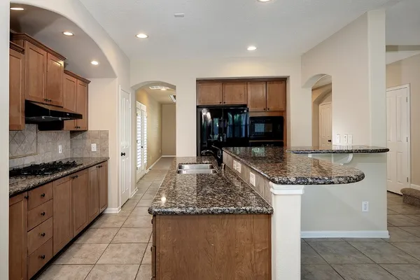 $4,500 | 54 South Longsford Circle, The Woodlands, TX 77382