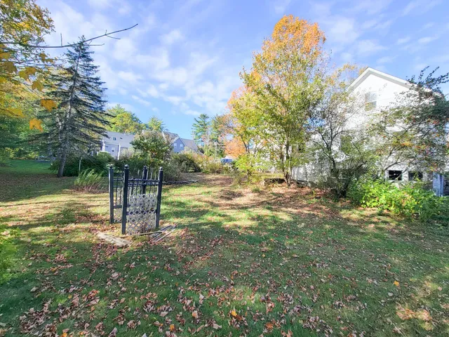 $260,000 | 16 Old Manchester Road, Raymond, NH 03077