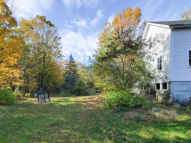 $260,000 | 16 Old Manchester Road, Raymond, NH 03077