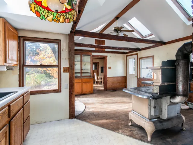 $260,000 | 16 Old Manchester Road, Raymond, NH 03077