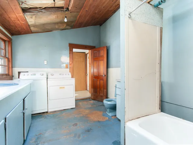 $260,000 | 16 Old Manchester Road, Raymond, NH 03077