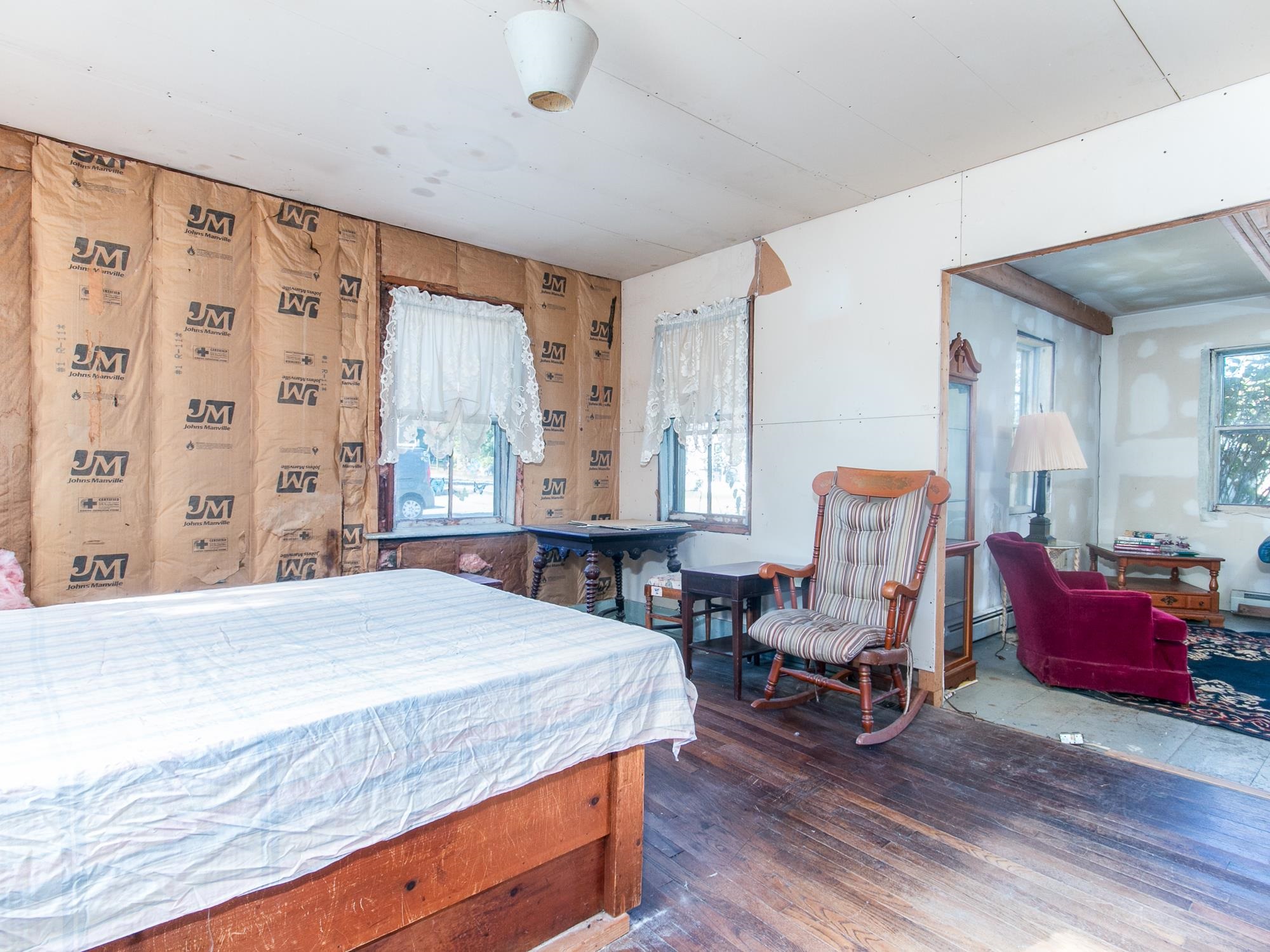 16 Old Manchester Road Raymond, NH 03077 - Photo 5 of 17 Gallery Image 5