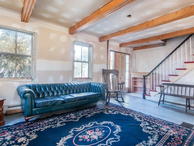 $260,000 | 16 Old Manchester Road, Raymond, NH 03077