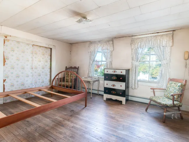 $260,000 | 16 Old Manchester Road, Raymond, NH 03077