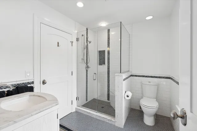 $175,000 | 43 Osborne Avenue, Southampton, NY 11968