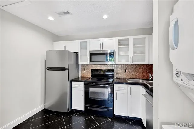 $185,000 | 9067 Wrenwood Lane, Brentwood, MO 63144