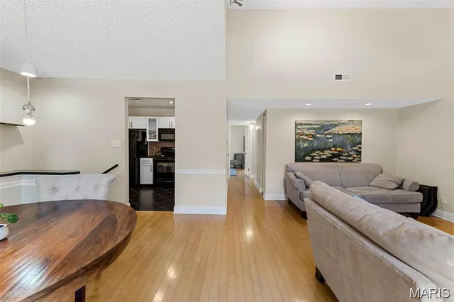 $185,000 | 9067 Wrenwood Lane, Brentwood, MO 63144