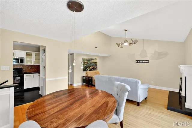 $185,000 | 9067 Wrenwood Lane, Brentwood, MO 63144