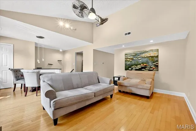 $185,000 | 9067 Wrenwood Lane, Brentwood, MO 63144