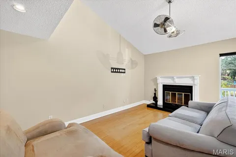 $185,000 | 9067 Wrenwood Lane, Brentwood, MO 63144