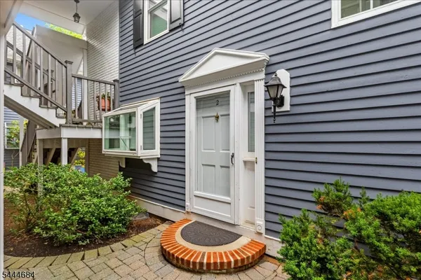 $549,000 | 2 Countryside Drive, Bernards, NJ 07920