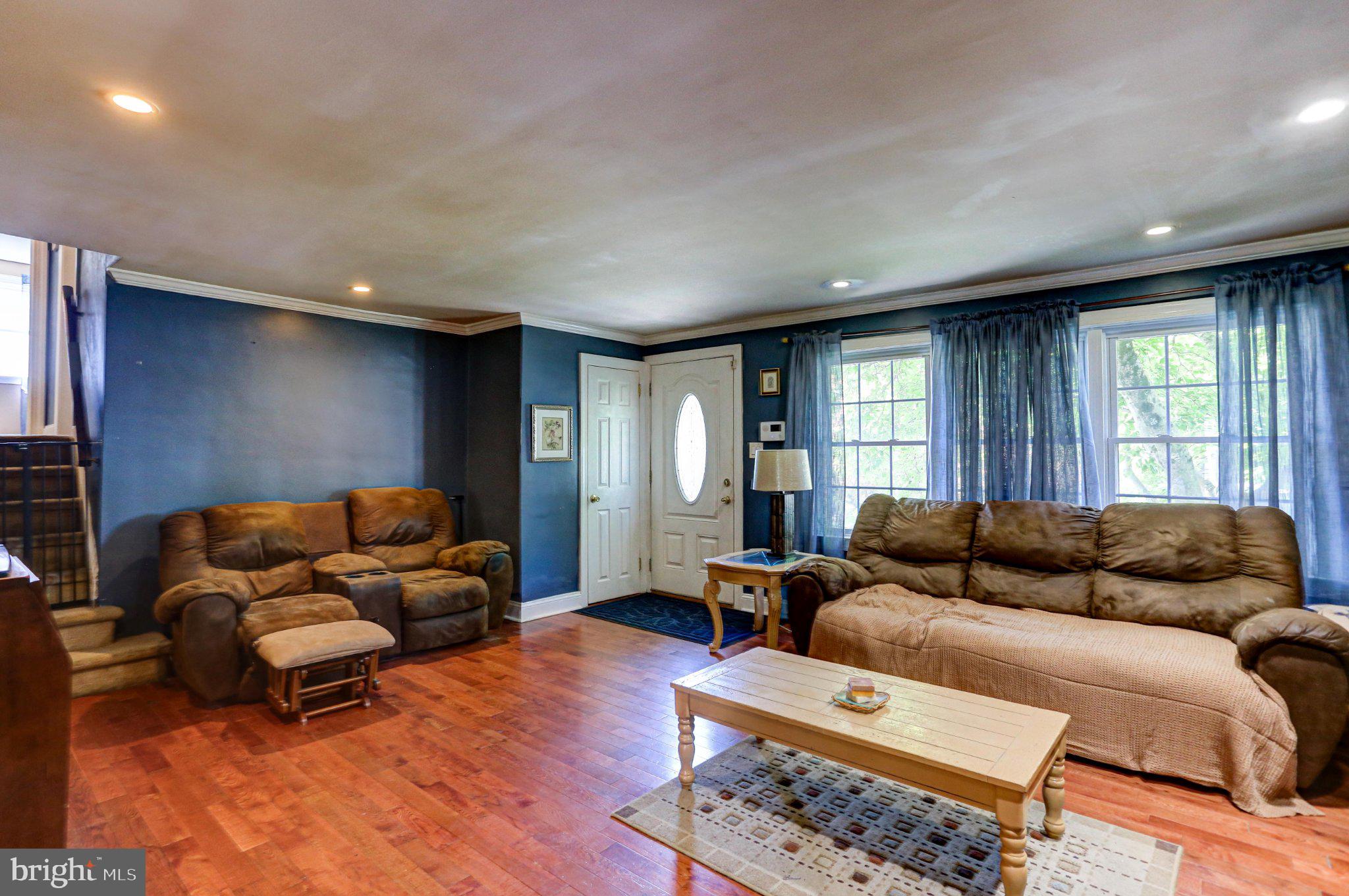 125 West Thomson Avenue Springfield, PA 19064 - Photo 10 of 41 Cozy living space with natural light.