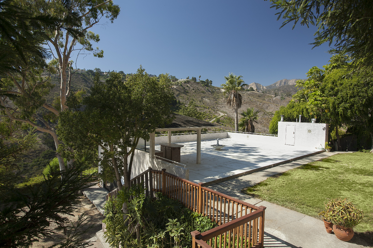197 Canon View Road Montecito, CA 93108 - Photo 7 of 12 Roof Top Deck & Yard