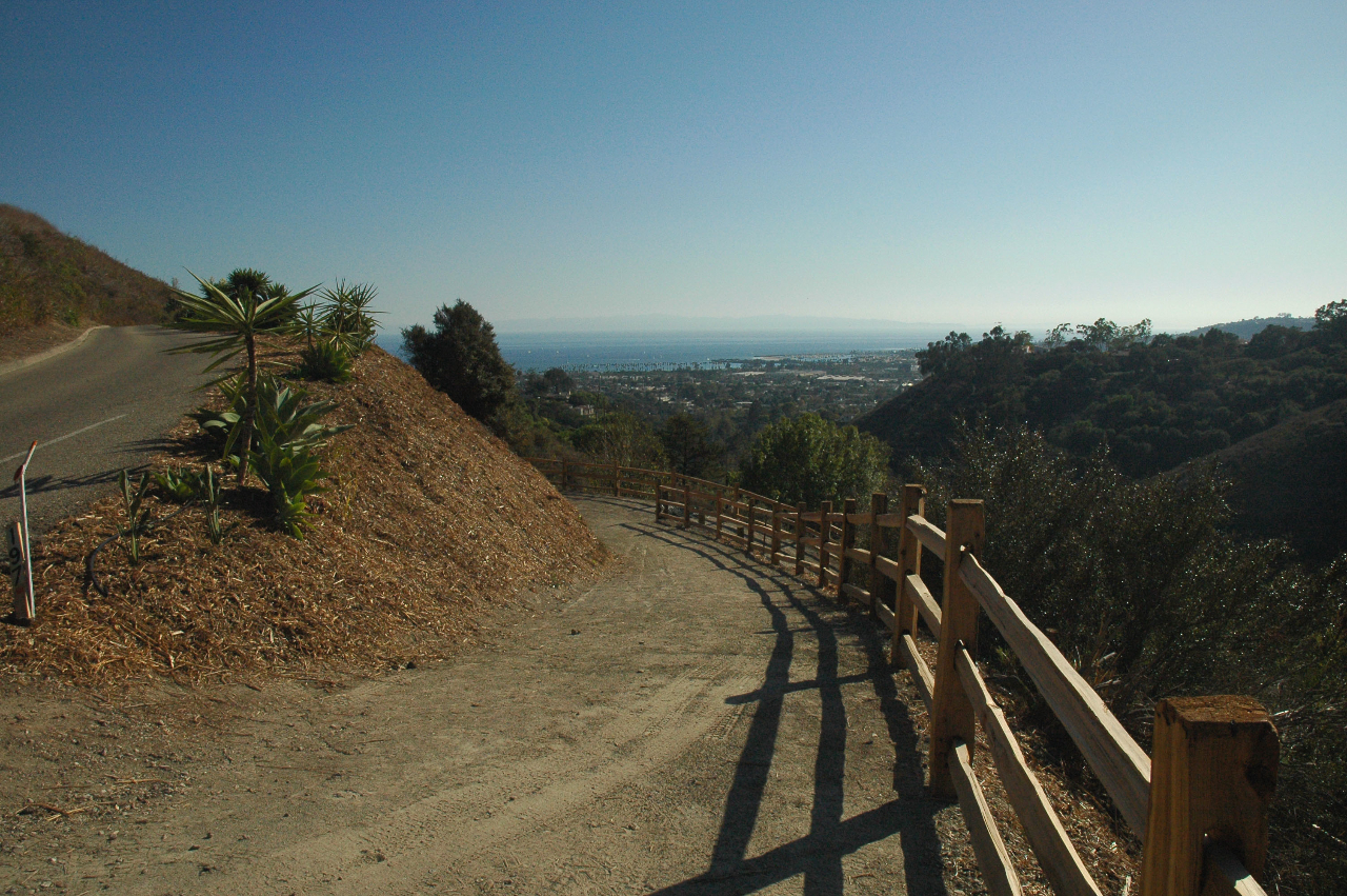 197 Canon View Road Montecito, CA 93108 - Photo 9 of 12 Entry Pathway/Driveway