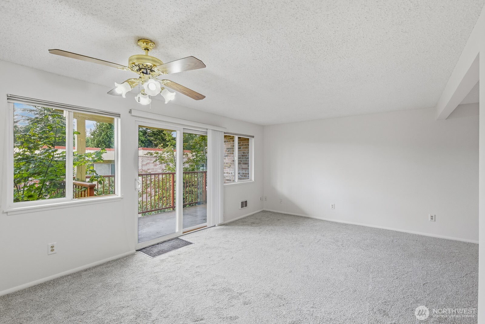 335 Heather Road, Unit 202 Everett, WA 98203 - Photo 15 of 31