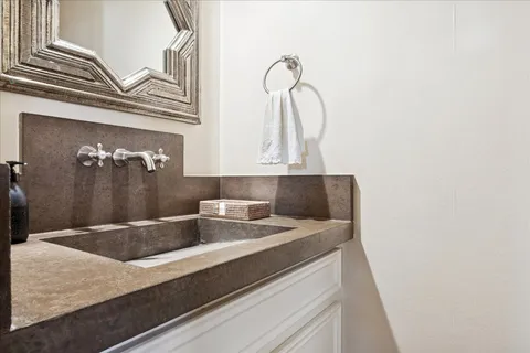 $520,000 | 2006 Potomac Drive, Unit A, Houston, TX 77057