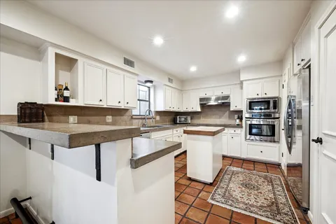 $520,000 | 2006 Potomac Drive, Unit A, Houston, TX 77057