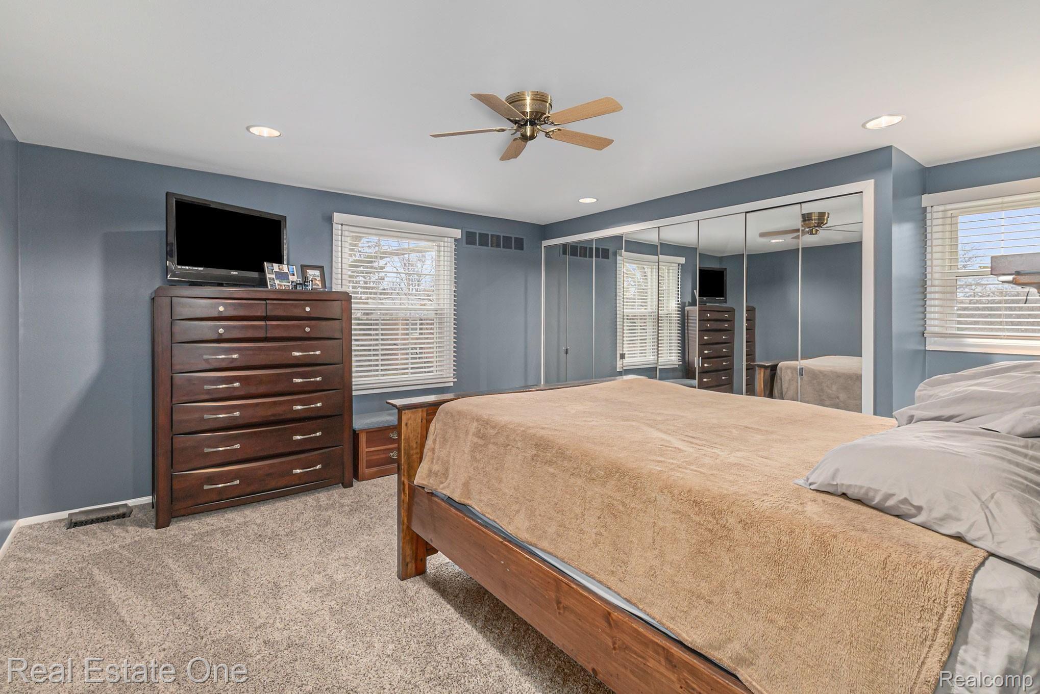 33825 Old Timber Road Farmington, MI 48331 - Photo 16 of 28 IMG_5069-Edit.jpg