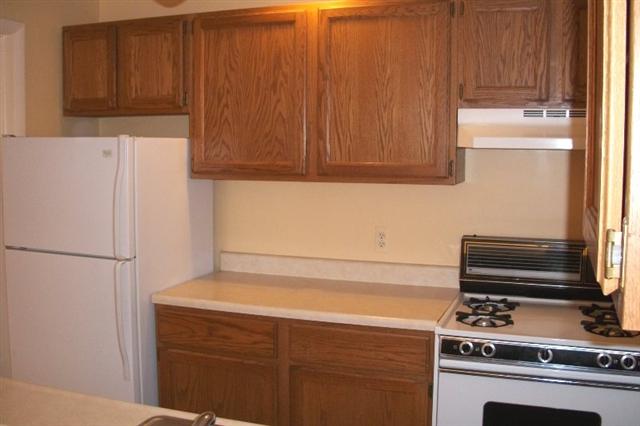 2449 Samoset Road Royal Oak, MI 48073 - Photo 6 of 30 31013990-5.JPG