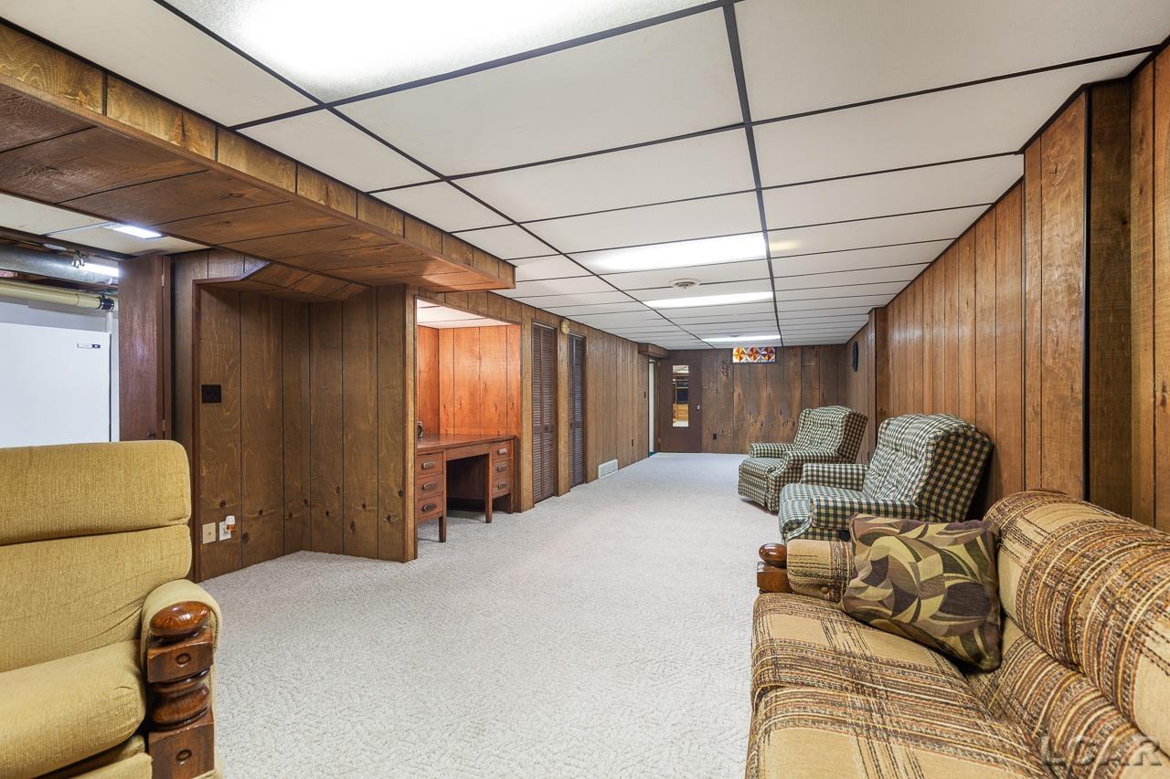 1990 Oakwood Road Adrian, MI 49221 - Photo 32 of 46 50153910-2a2bb6a1-53f3-4ba0-9aa5-dfc0a4377e21.JPG