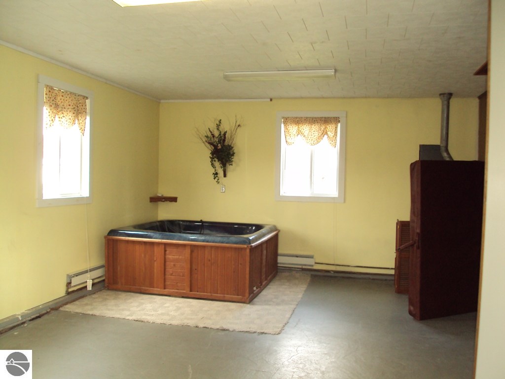5510 Calhoun Road Gladwin, MI 48624 - Photo 31 of 67 1777699-30.JPG