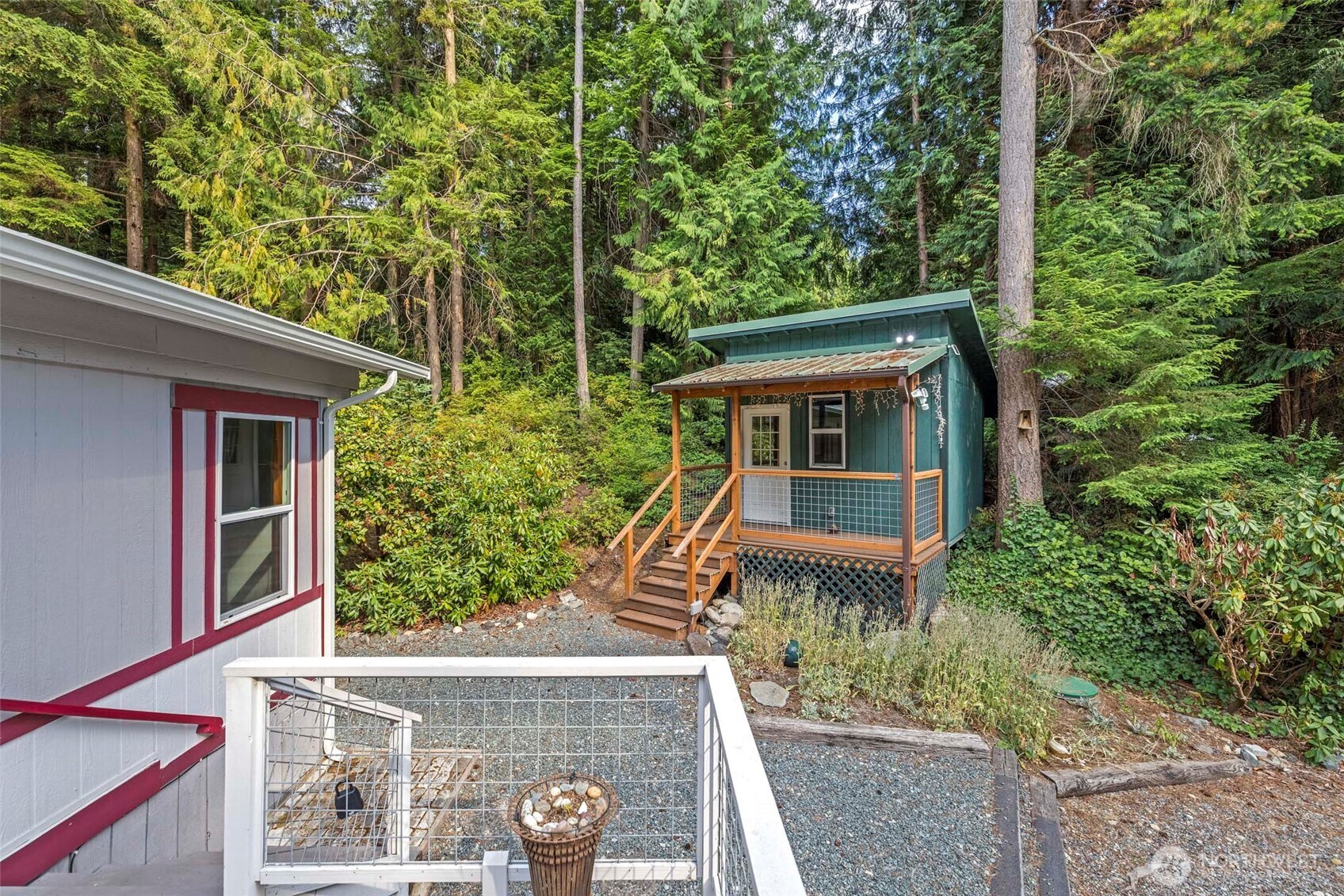 7589 Bailey Road Clinton, WA 98236 - Photo 34 of 40