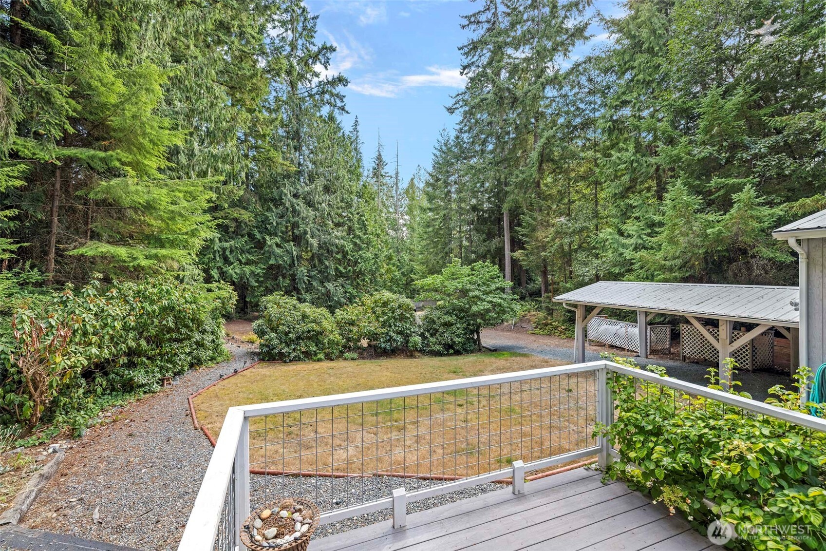 7589 Bailey Road Clinton, WA 98236 - Photo 4 of 40