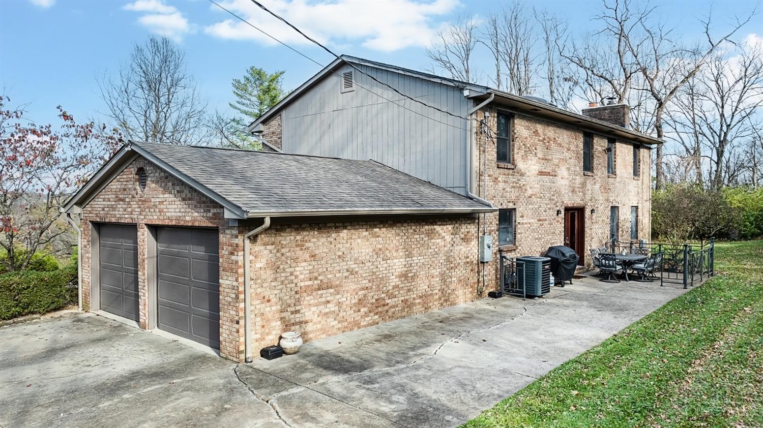 3147 Kleeman Road Cincinnati, OH 45211 - Photo 10 of 70