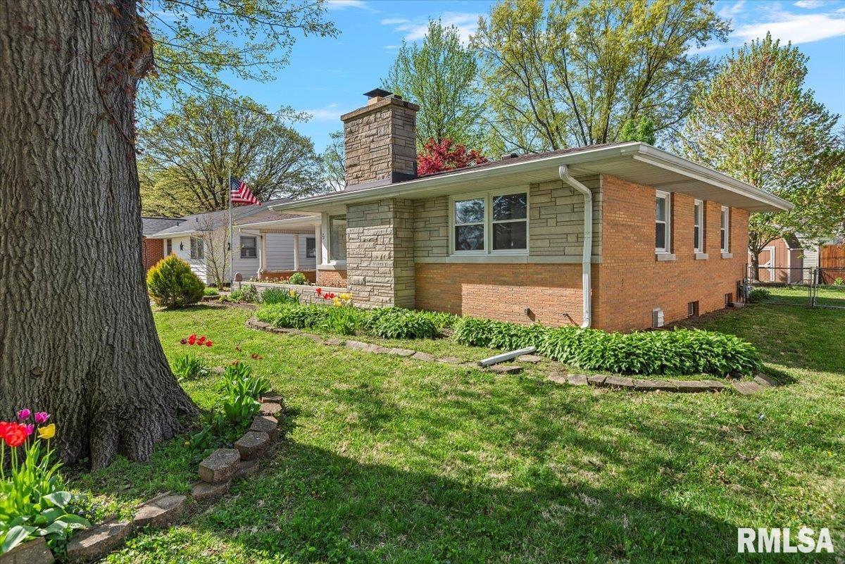 75 Radcliff Road Springfield, IL 62703 - Photo 3 of 37