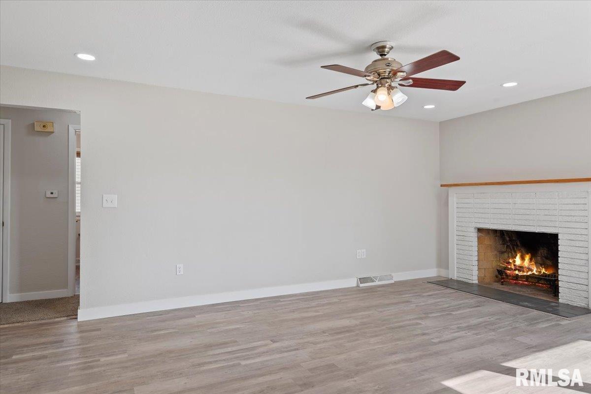 75 Radcliff Road Springfield, IL 62703 - Photo 4 of 37