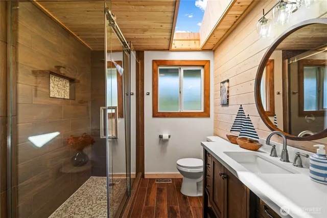 $850,000 | 1305 336th Street South, Roy, WA 98580