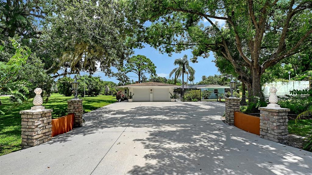 3012 Desoto Road Sarasota, FL 34234 - Photo 6 of 78 Gallery Image 6