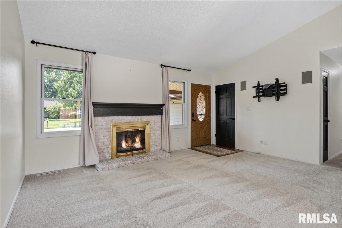 10 Hollybrook Drive Springfield, IL 62702 - Photo 7 of 32 Gallery Image 7