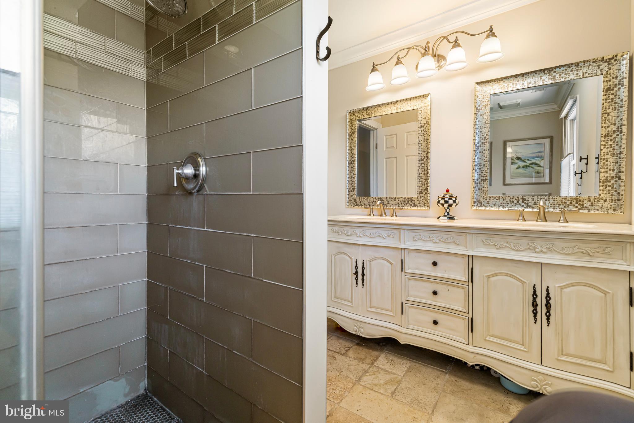 9 Middle Road Perkasie, PA 18944 - Photo 19 of 38 Owner's Bath