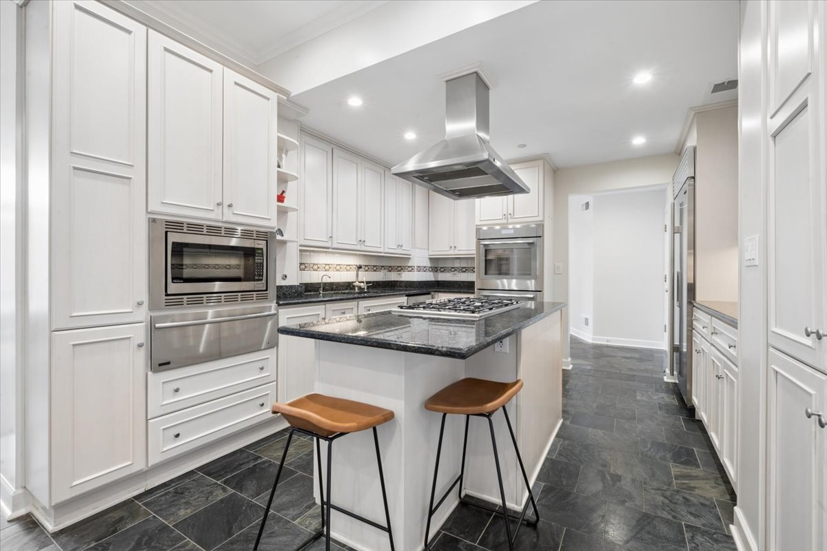 2100 North Racine Avenue, Unit 3D Chicago, IL 60614 - Photo 25 of 49