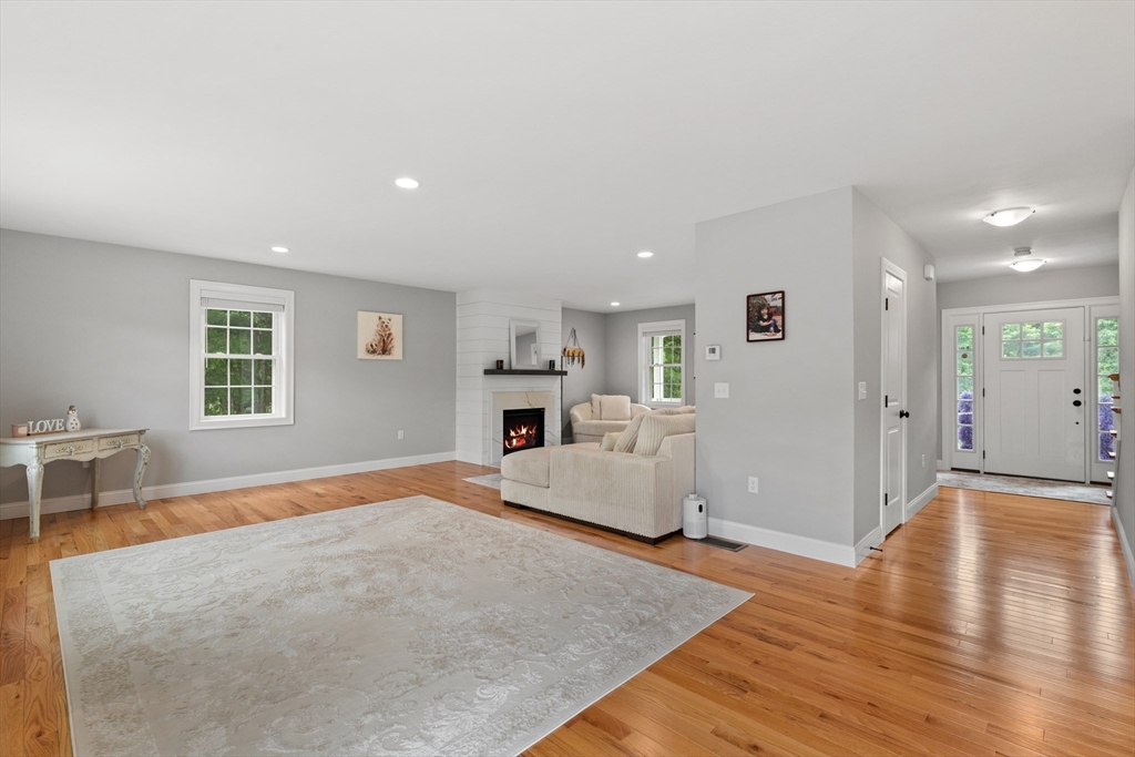23 Hager Park Road Westminster, MA 01473 - Photo 4 of 41