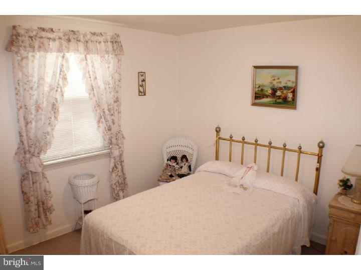 2807 Rhawn Street Philadelphia, PA 19152 - Photo 12 of 25 Bedroom 2