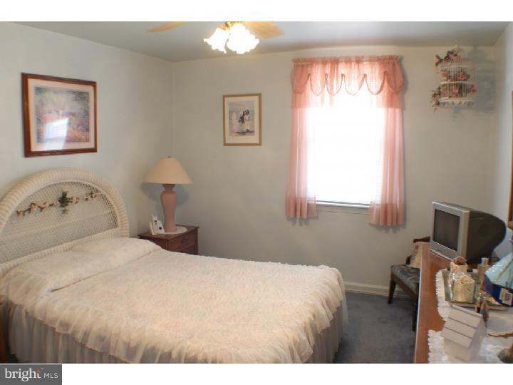 2807 Rhawn Street Philadelphia, PA 19152 - Photo 14 of 25 Bedroom - Main