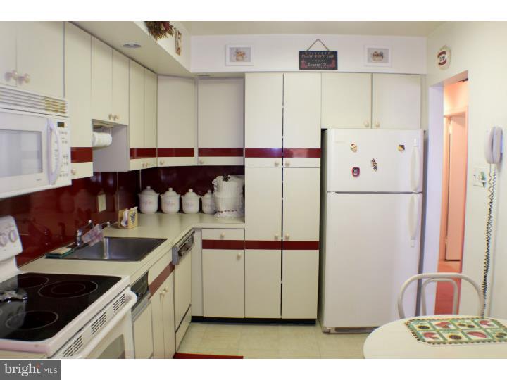 2807 Rhawn Street Philadelphia, PA 19152 - Photo 7 of 25 Kitchen