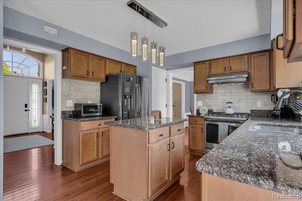 1212 Harvard Drive Rochester, MI 48307 - Photo 10 of 55