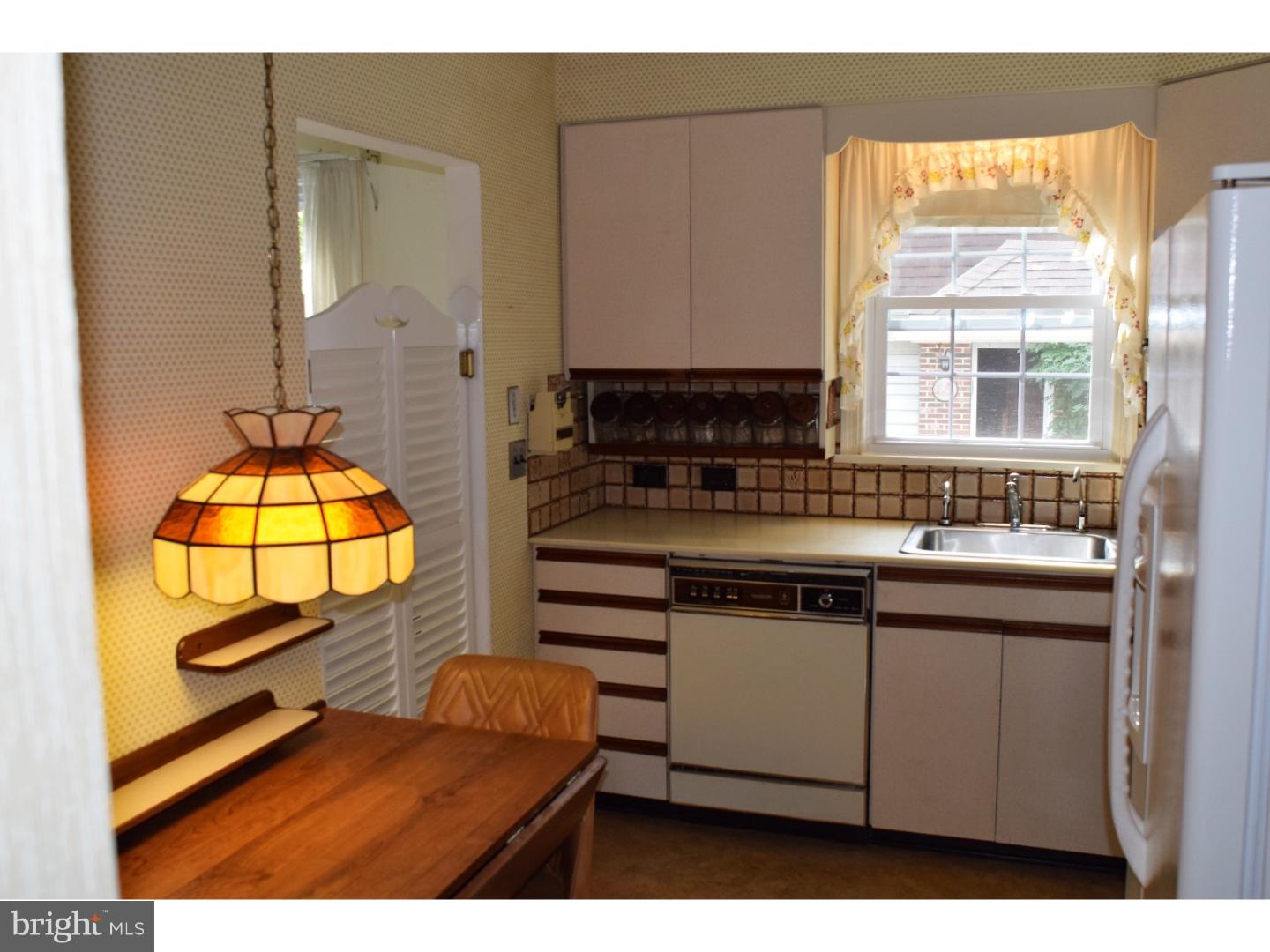 306 Landsende Road Devon, PA 19333 - Photo 8 of 25 Kitchen