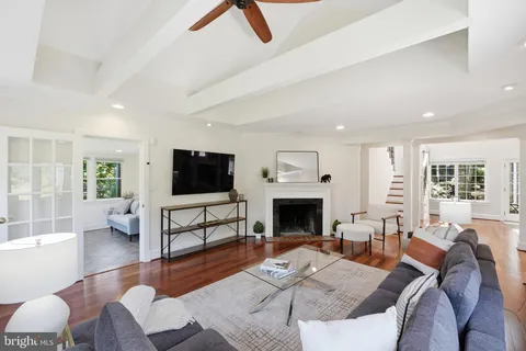 $1,150,000 | 414 Skyhill Road, Alexandria, VA 22314