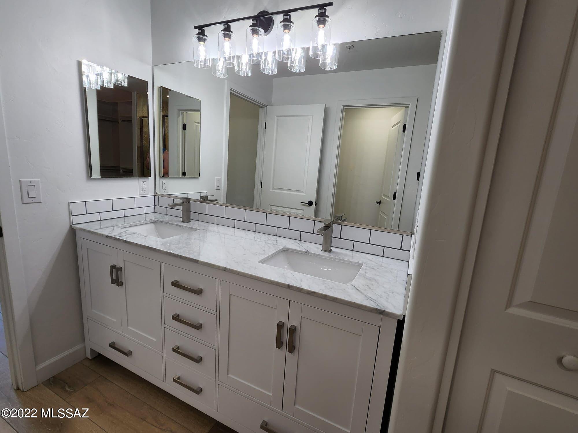 2016 East River Road, Unit 105 Tucson, AZ 85718 - Photo 7 of 14 Gallery Image 7