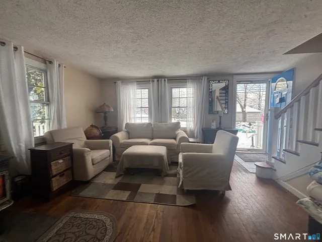 $299,999 | 222 Mountain Road, Ellington, CT 06029