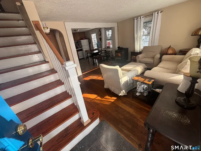 $299,999 | 222 Mountain Road, Ellington, CT 06029