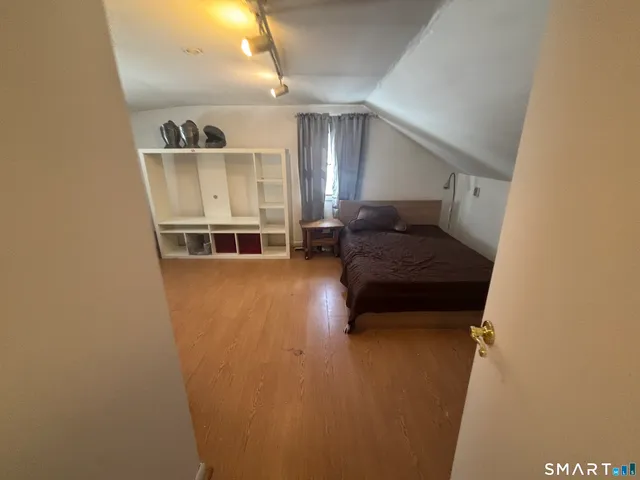 $299,999 | 222 Mountain Road, Ellington, CT 06029