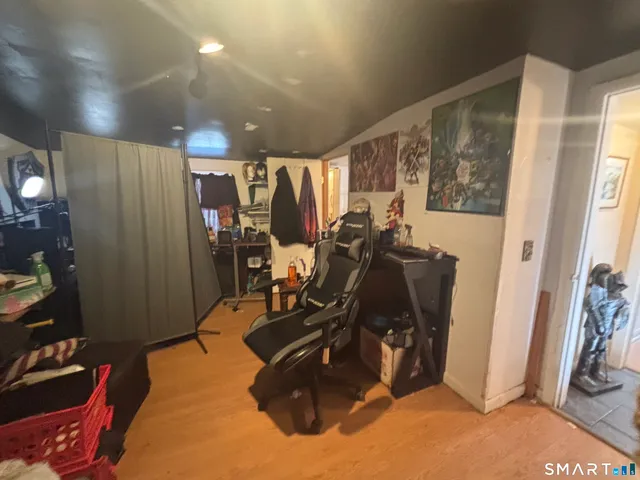 $299,999 | 222 Mountain Road, Ellington, CT 06029