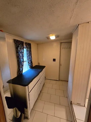 $320,000 | 222 Mountain Road, Ellington, CT 06029